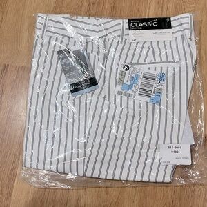 Liz Claiborne Emma White and Black Striped Straight Leg Pants